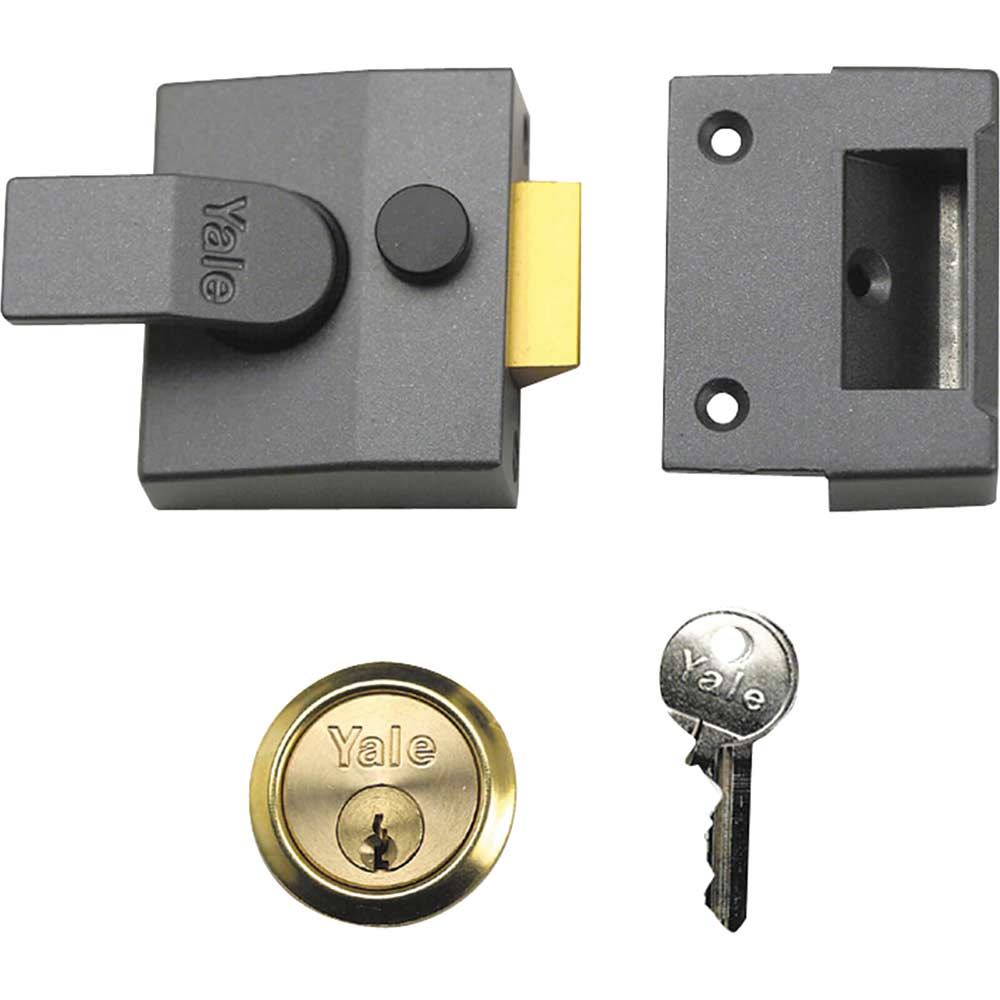 Yale Locks 85 Deadlocking Nightlatch Chrome Finish 40mm Backset Yale Locks 85 Deadlocking Nightlatch Chrome Finish 40mm Backset